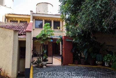 5 Bed Townhouse with En Suite at Rhapta Road - 3