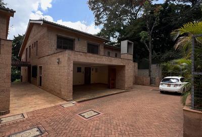 5 Bed Townhouse with En Suite at Lavington Green