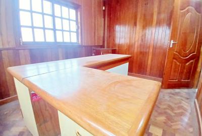 7,000 ft² Warehouse with Backup Generator in Industrial Area - 3