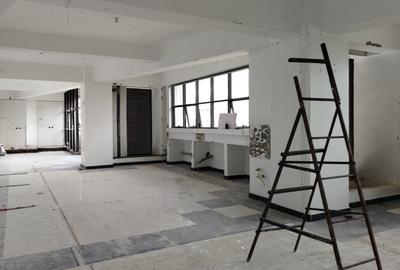 2,720.26 ft² Office with Service Charge Included at Rose Avenue