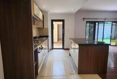 5 Bed Townhouse with En Suite in Kileleshwa - 3