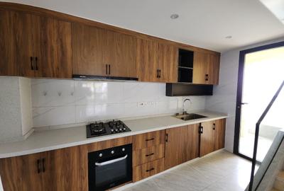 4 Bed Apartment with En Suite in Kilimani - 4