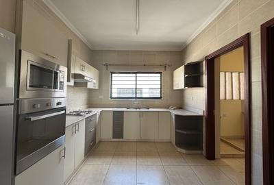 2 Bed Apartment with En Suite in Rhapta Road - 3
