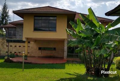 4 Bed House with En Suite at Mumwe