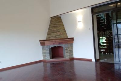 5 Bed Townhouse with En Suite in Lavington - 2