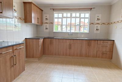4 Bed House with En Suite at Paradise Lost Road - 4