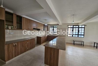 2 Bed Apartment with En Suite in Kitisuru