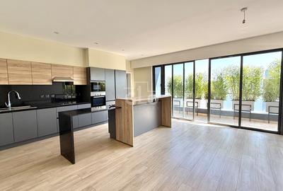 4 Bed Apartment with En Suite in Riverside