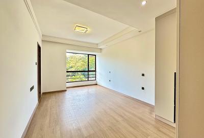 3 Bed Apartment with En Suite in Riverside - 4