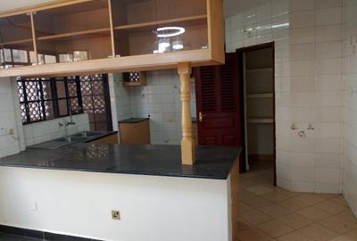 3 Bed Apartment with En Suite at Parklands - 4