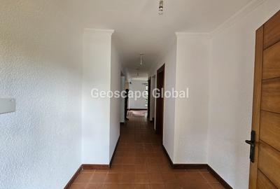 4 Bed Townhouse with En Suite in Spring Valley - 3