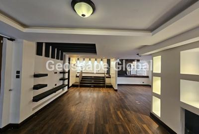 4 Bed Apartment with En Suite in Riverside - 3