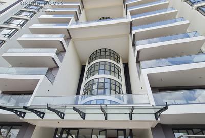 3 Bed Apartment with En Suite at Riverside Drive - 2