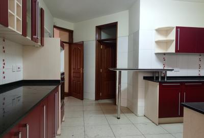 3 Bed Apartment with En Suite in Rhapta Road