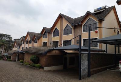 6 Bed Townhouse with En Suite at Convent Drive