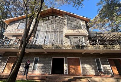 6 Bed House with En Suite in Karen