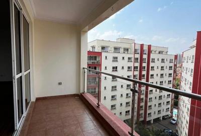 3 Bed Apartment with En Suite in Brookside