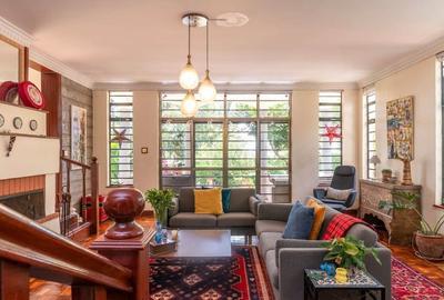 5 Bed House with En Suite at Rosslyn