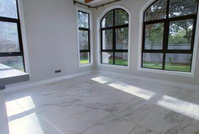 5 Bed Villa with En Suite in Loresho - 2