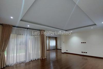5 Bed Townhouse with En Suite in Lavington - 2