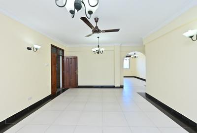 4 Bed Apartment with En Suite in Kizingo