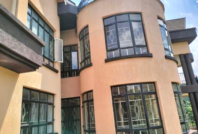 5 Bed Townhouse with En Suite in Nyari
