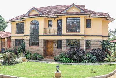 5 Bed House with En Suite at Runda