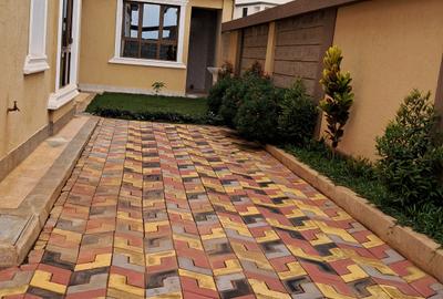 5 Bed House with En Suite at Ruiru - 2