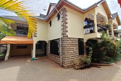 5 Bed Townhouse with En Suite in Lavington - 2