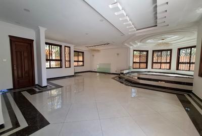 5 Bed Townhouse with En Suite in Lavington