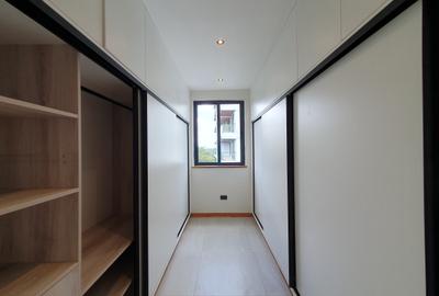 4 Bed Apartment with En Suite at Peponi Rd - 3