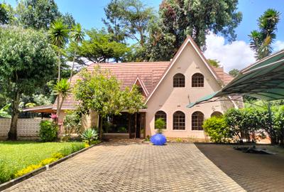 4 Bed House with En Suite in Runda