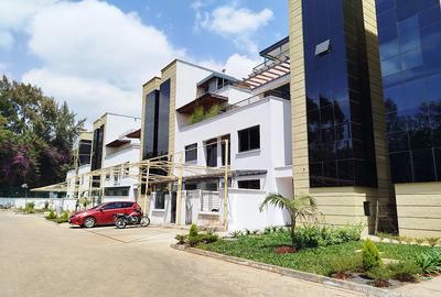 4 Bed Townhouse with En Suite in Lavington