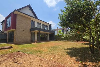 4 Bed House with En Suite in Garden Estate
