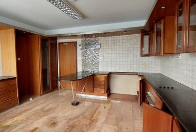 4 Bed Townhouse with En Suite in Brookside - 3