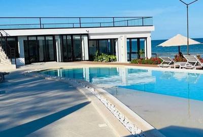 6 Bed Villa with En Suite in Diani