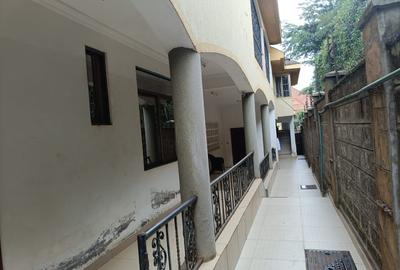 5 Bed House with En Suite at Runda Road