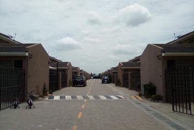 5 Bed Townhouse with En Suite at Syokimau