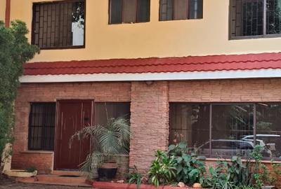 4 Bed Villa with En Suite at Parklands