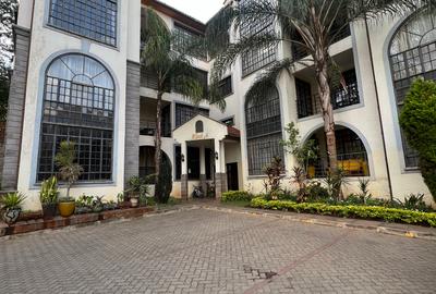3 Bed Apartment with En Suite at Lavington - 2