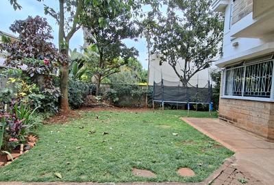 5 Bed Townhouse with En Suite at Brookside Drive - 2