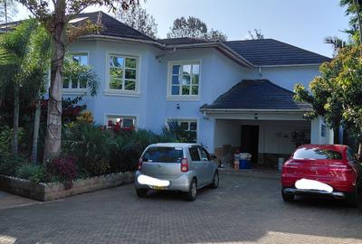 5 Bed House with En Suite in Runda - 3