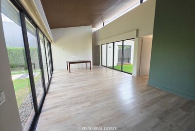 4 Bed Townhouse with Swimming Pool in Runda - 4