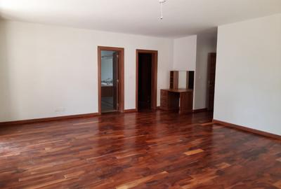 5 Bed Townhouse with En Suite in Lavington
