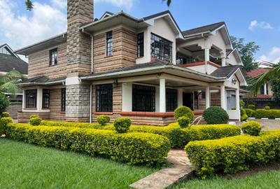 5 Bed House with En Suite in Runda