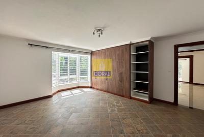 5 Bed Townhouse in Rosslyn - 4