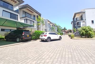 4 Bed Townhouse with En Suite at Lavington Green