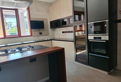 4 Bed House with En Suite in Runda - 3