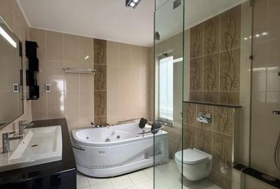 3 Bed Apartment with En Suite in Riverside