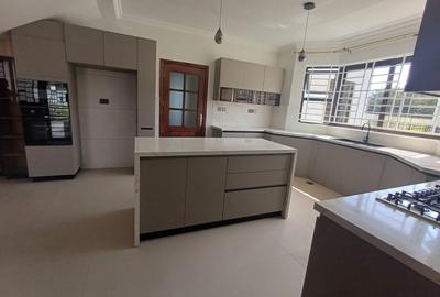 4 Bed Townhouse with En Suite in Karen Hardy